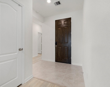 7618 Coral Key Drive - Photo Thumbnail 3