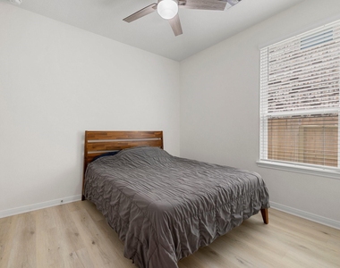 7618 Coral Key Drive - Photo Thumbnail 22