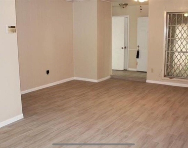 4034 Curly Oaks Drive - Photo Thumbnail 4