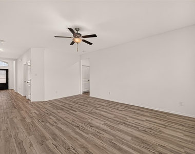 3523 Britton Burrow Way - Photo Thumbnail 7