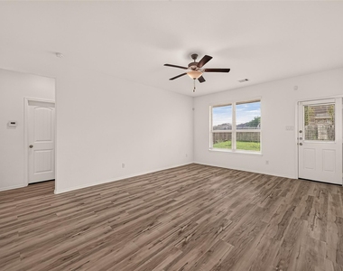 3523 Britton Burrow Way - Photo Thumbnail 4