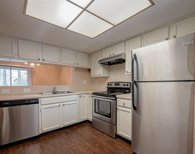 14911 Wunderlich Drive - Photo Thumbnail 5