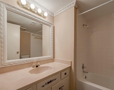 14911 Wunderlich Drive - Photo Thumbnail 20