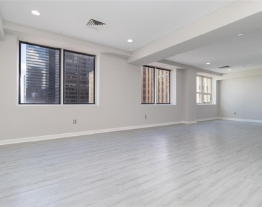914 Main Street - Photo Thumbnail 1