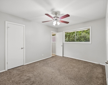 10214 Torrington Lane - Photo Thumbnail 12