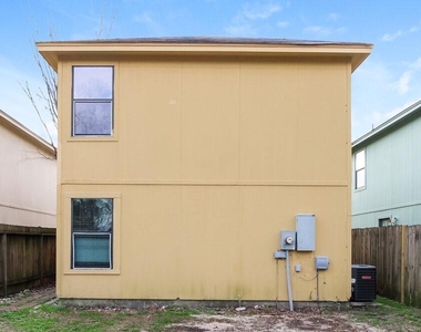 3023 La Estancia Lane - Photo Thumbnail 10