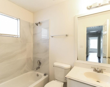 3023 La Estancia Lane - Photo Thumbnail 9
