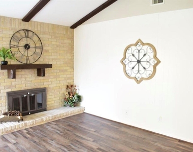 707 N Fork Court N - Photo Thumbnail 6