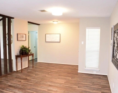 707 N Fork Court N - Photo Thumbnail 9
