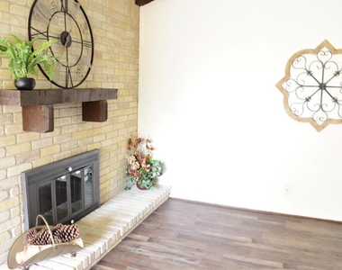 707 N Fork Court N - Photo Thumbnail 12
