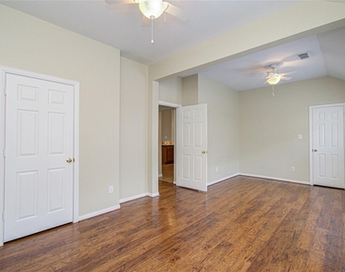 18223 Heathridge Lane - Photo Thumbnail 14