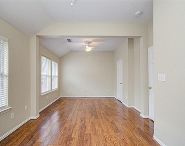 18223 Heathridge Lane - Photo Thumbnail 12