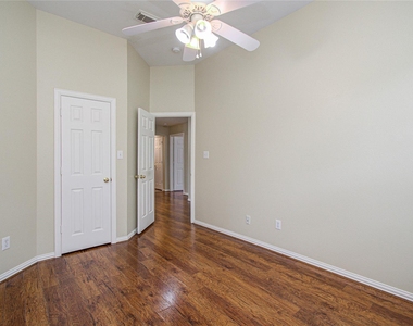 18223 Heathridge Lane - Photo Thumbnail 11