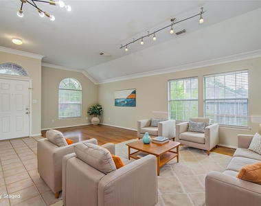 18223 Heathridge Lane - Photo Thumbnail 6