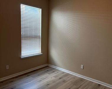 12918 Fenland Field Lane - Photo Thumbnail 9
