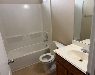 12918 Fenland Field Lane - Photo Thumbnail 11