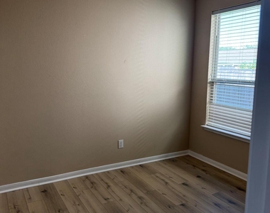 12918 Fenland Field Lane - Photo Thumbnail 10