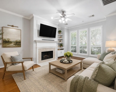 811 W Heights Hollow Lane - Photo Thumbnail 5