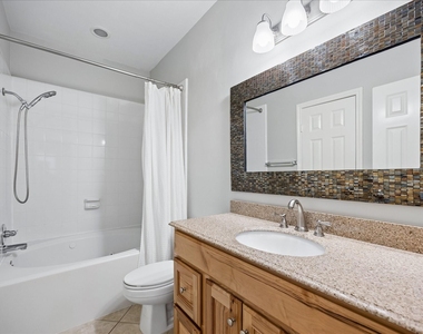 811 W Heights Hollow Lane - Photo Thumbnail 16