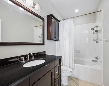 811 W Heights Hollow Lane - Photo Thumbnail 11
