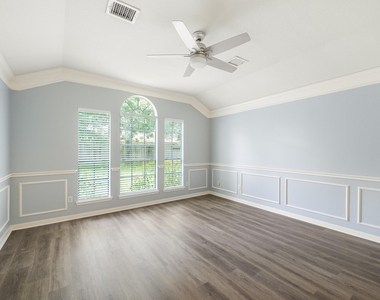 5827 Willow Park Drive - Photo Thumbnail 17