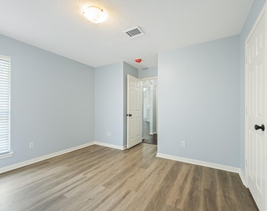 5827 Willow Park Drive - Photo Thumbnail 27