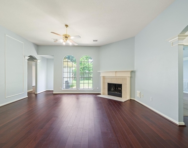 5827 Willow Park Drive - Photo Thumbnail 10