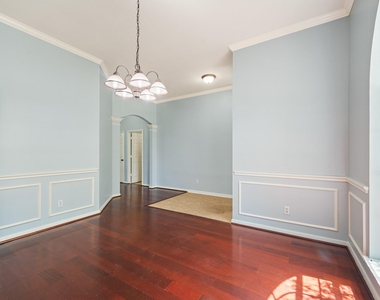 5827 Willow Park Drive - Photo Thumbnail 8