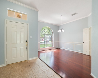5827 Willow Park Drive - Photo Thumbnail 5