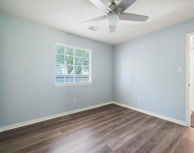 5827 Willow Park Drive - Photo Thumbnail 24