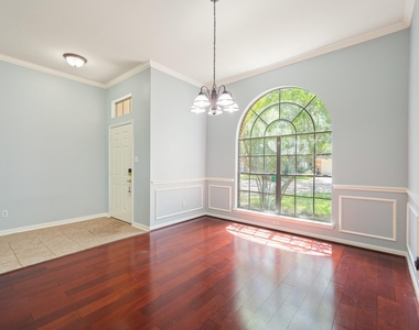 5827 Willow Park Drive - Photo Thumbnail 7
