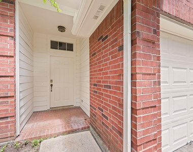5827 Willow Park Drive - Photo Thumbnail 3