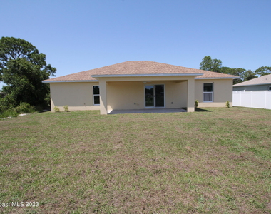 906 Armstrong Road Se - Photo Thumbnail 13