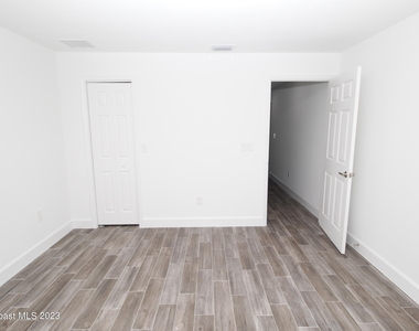 906 Armstrong Road Se - Photo Thumbnail 12