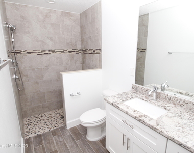 906 Armstrong Road Se - Photo Thumbnail 7