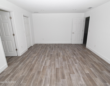 906 Armstrong Road Se - Photo Thumbnail 6