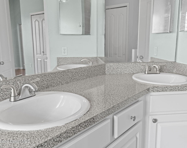1724 Barker Street Ne - Photo Thumbnail 23