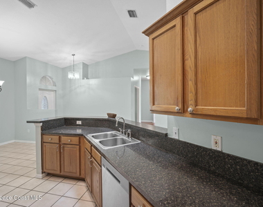 1724 Barker Street Ne - Photo Thumbnail 13
