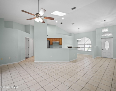 1724 Barker Street Ne - Photo Thumbnail 5