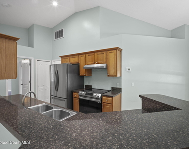 1724 Barker Street Ne - Photo Thumbnail 8