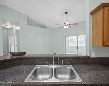1724 Barker Street Ne - Photo Thumbnail 11