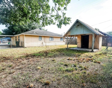 2706 Raymond Street - Photo Thumbnail 18