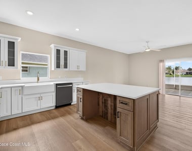 5393 Outlook Drive - Photo Thumbnail 3