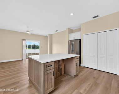 5393 Outlook Drive - Photo Thumbnail 6
