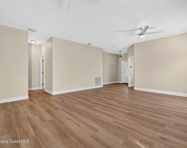 5393 Outlook Drive - Photo Thumbnail 14