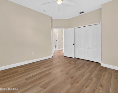 5393 Outlook Drive - Photo Thumbnail 17