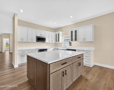 5393 Outlook Drive - Photo Thumbnail 4