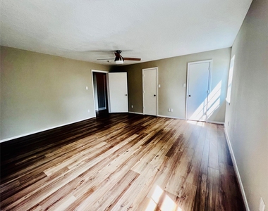 13 Tindel Street - Photo Thumbnail 14