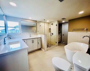 13 Tindel Street - Photo Thumbnail 15
