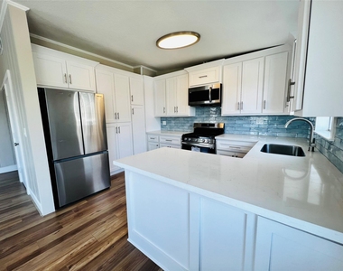 13 Tindel Street - Photo Thumbnail 10